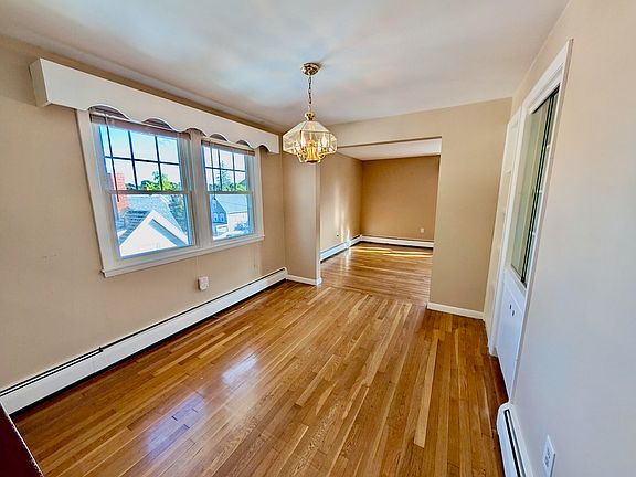 5th image of 518 Central St Unit 2