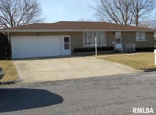 105 N 4th St, Roanoke, IL