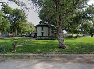 110 E 8th St, Sedgwick, KS 67135