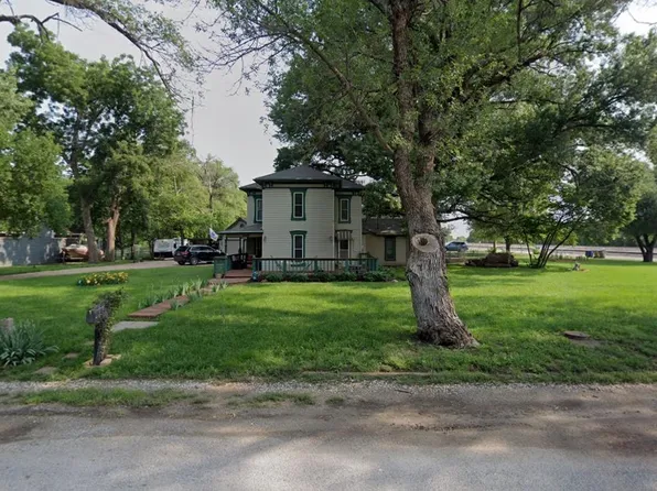 110 E 8th St, Sedgwick, KS 67135