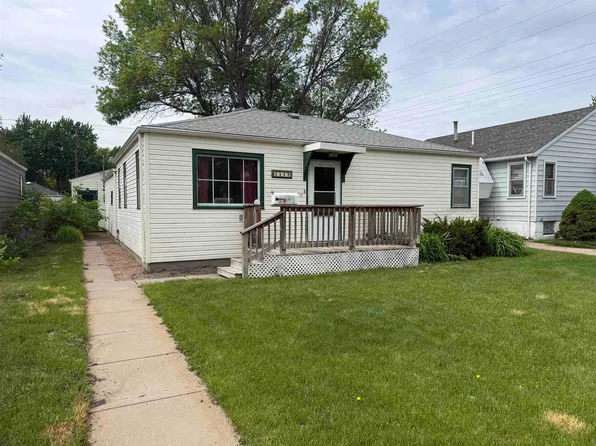 1518 W 1st, North Platte, NE 69101
