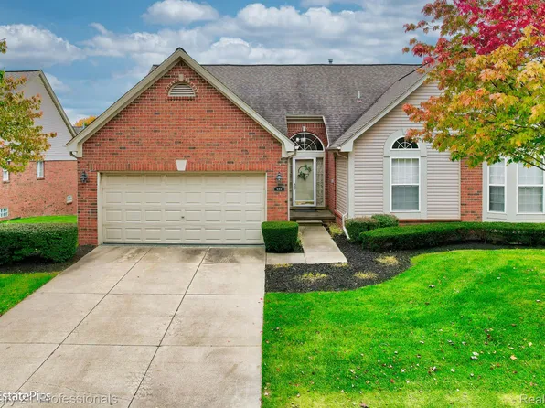 4164 Honeysuckle Dr, Sterling Heights, MI 48314