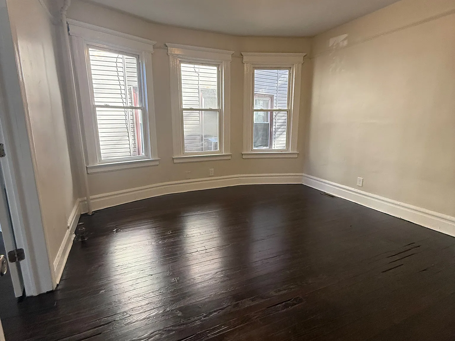 3 bed, $1,995 — Photo 2