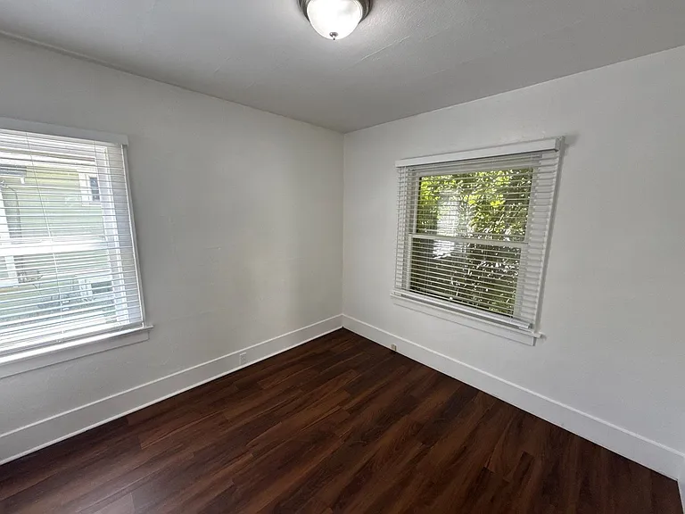 336 23rd St SE — Photo 12