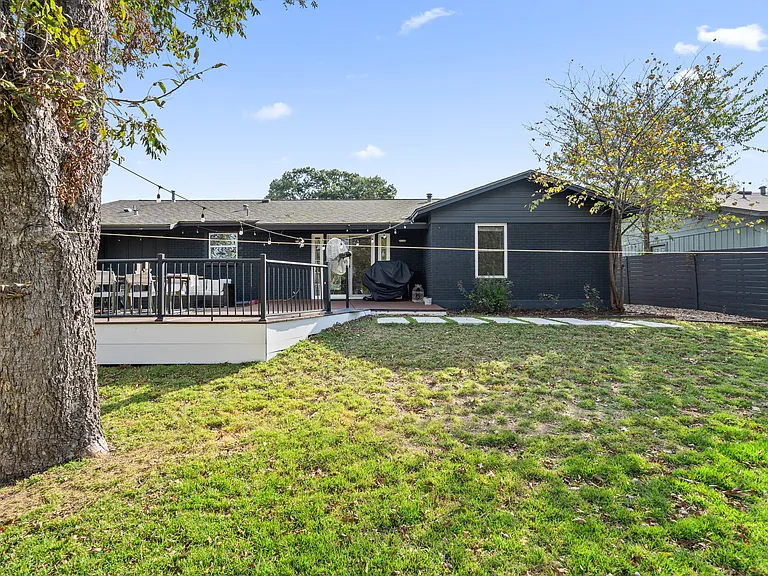 6802 Duquesne Dr — Photo 23