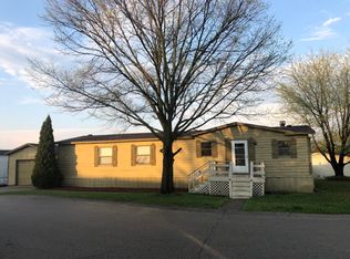 2137 W College Ave TRLR 717, Oak Creek, WI 53154