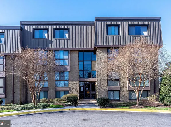 5101 Maris Ave APT 301, Alexandria, VA 22304