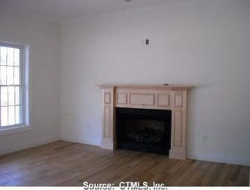 2nd image of 46 Wyndcrest Ct