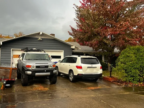 1766 Sheldon Ave, Medford, OR 97501