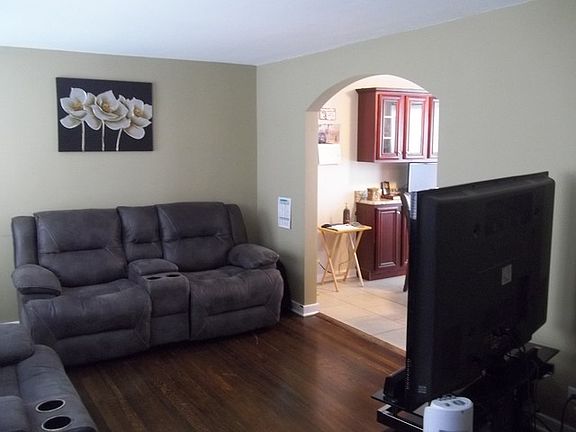 5th image of 3324 S 57th Ave
