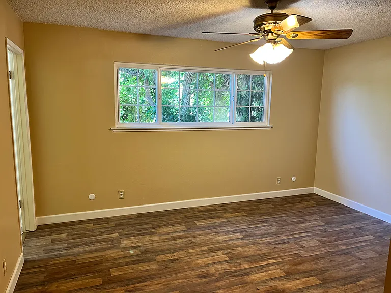 6825 N Locan Ave — Photo 21