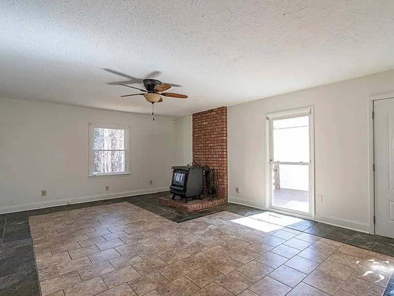 102 Beaverdam Creek Rd — Photo 8
