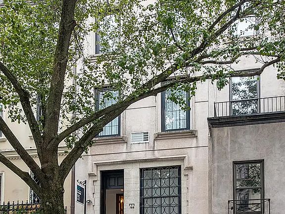 2nd image of 152 E 63rd St