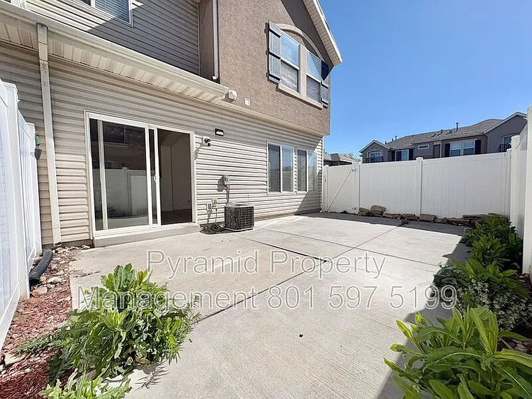 1553 W Vivante Way — Photo 19