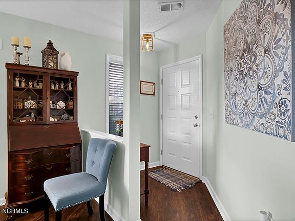 4th image of 4124 Breezewood Drive #102
