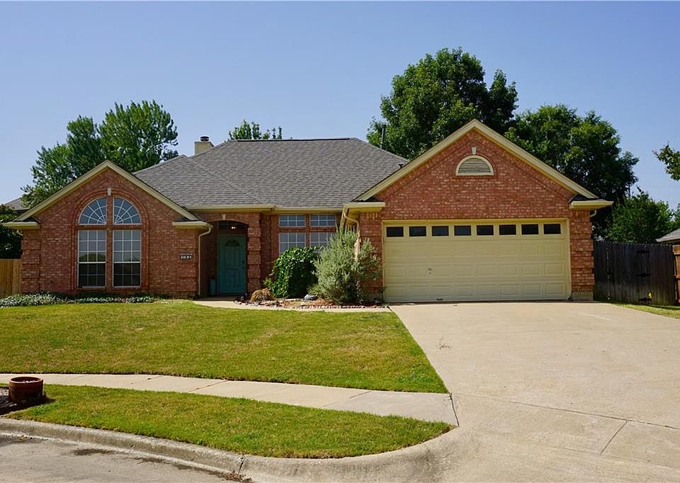1st image of 236 Redwood Ct