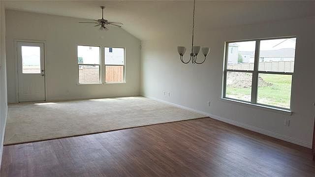 2nd image of 1420 Glen Garden Dr