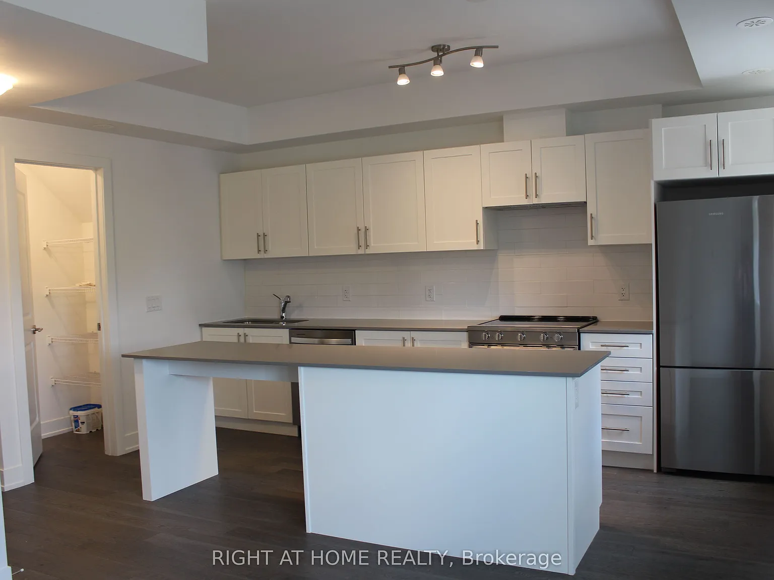 2 bed, $3,000 — Photo 3