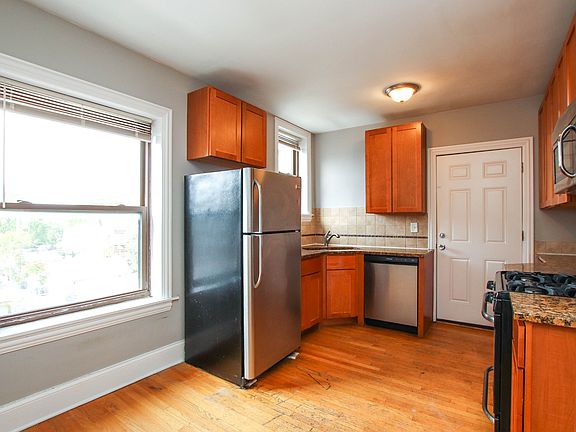 5th image of 3126 N Kimball Ave #3W