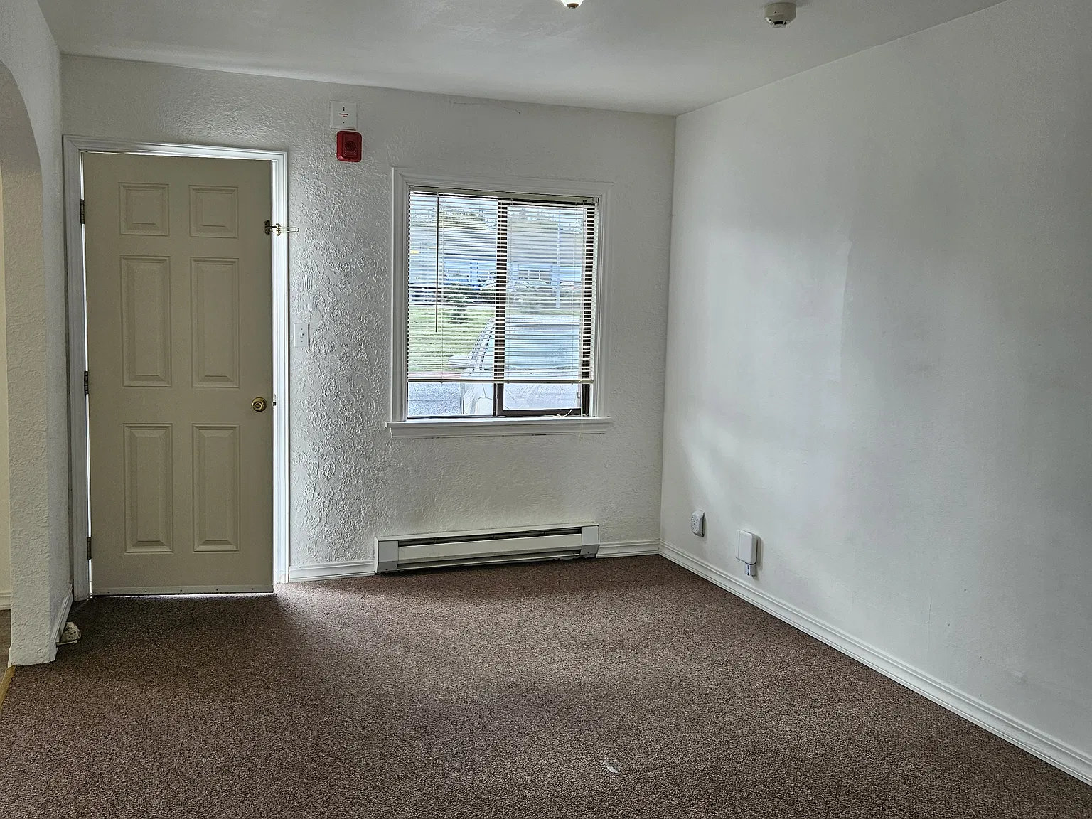 1 bed, 500 sqft, $1,050 — Photo 3