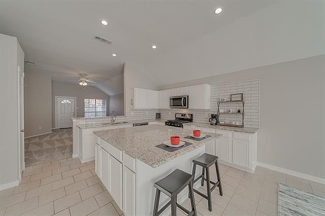 1st image of 1714 Creekway Dr