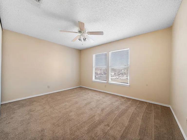 7038 Cole Creek Dr — Photo 21