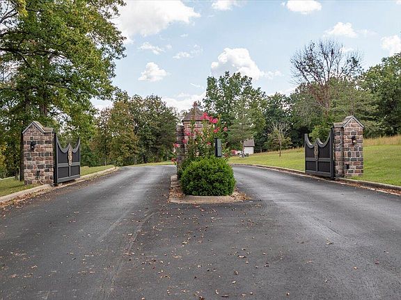 5th image of 132 & 133 Seven Pines Drive