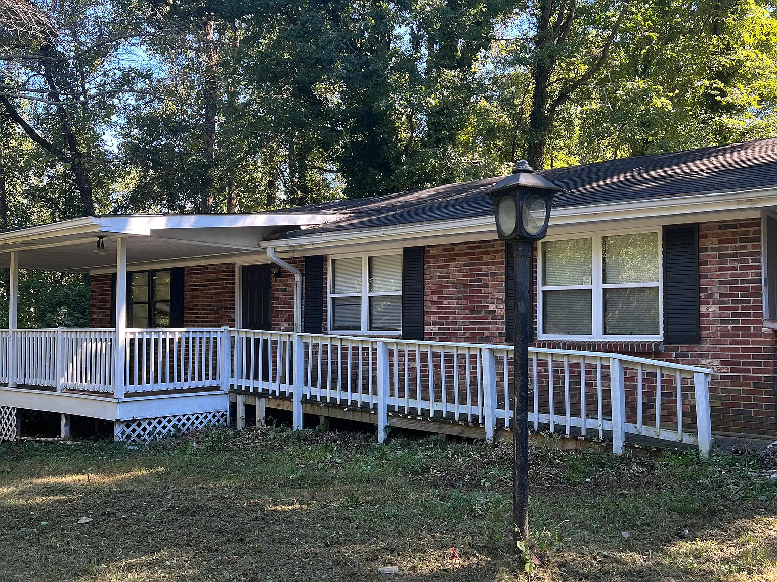 4 bed, $1,900 — Photo 2