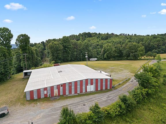 3rd image of 82 Factory Ln