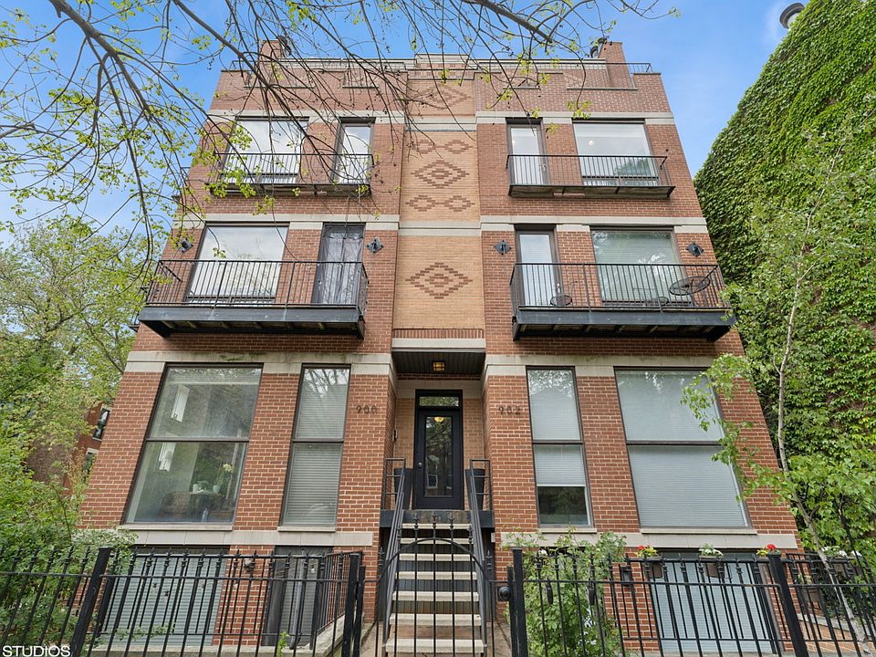 1st image of 900 N Wood St #3N