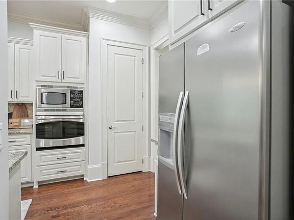 4th image of 10944 Waters Rd