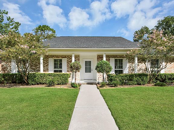 3rd image of 12026 Sugar Springs Dr