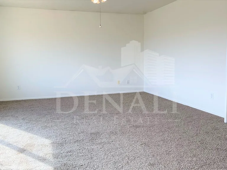 925 E Canyon Rock Rd — Photo 8