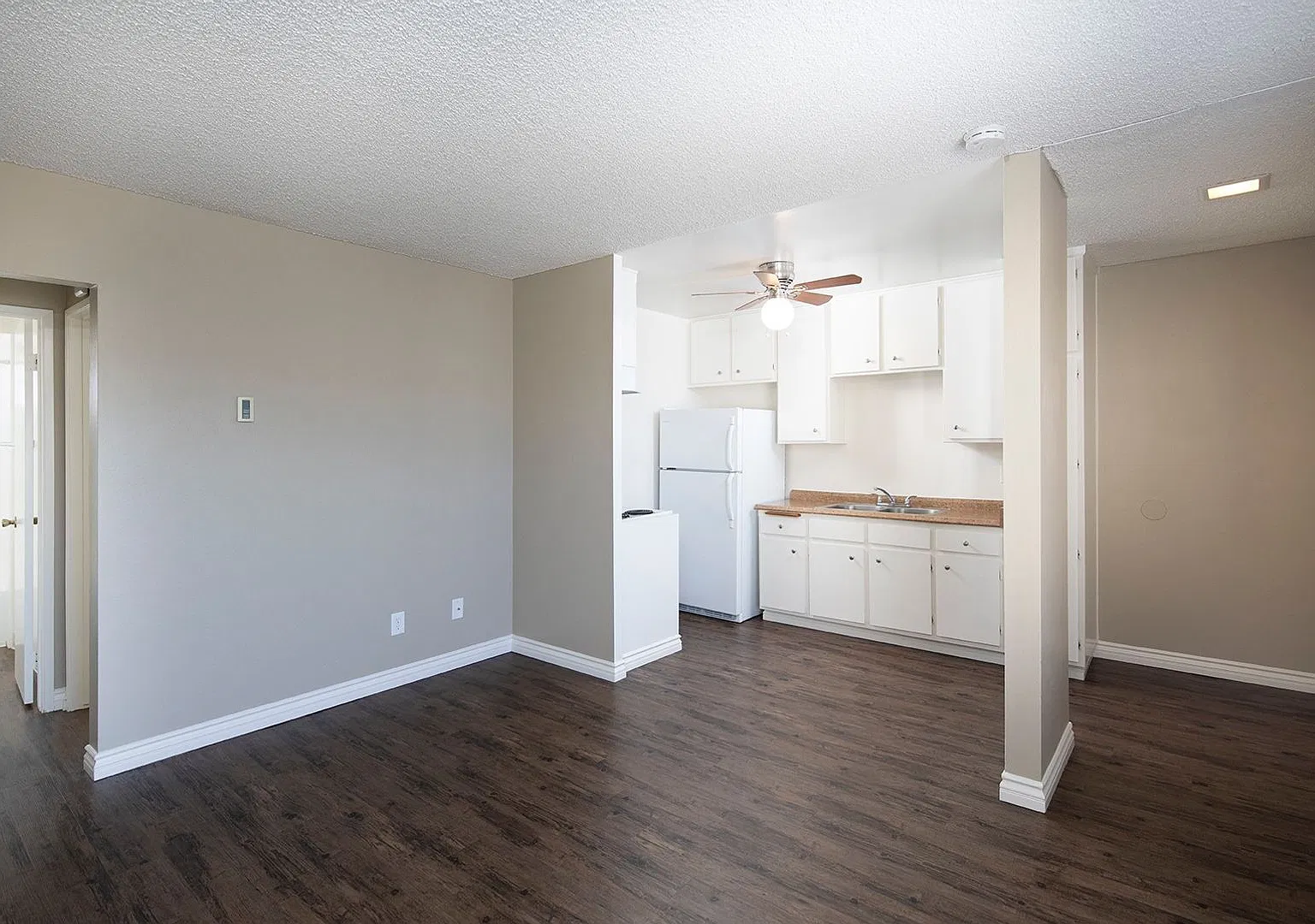 1550 Hornblend Street — Photo 3