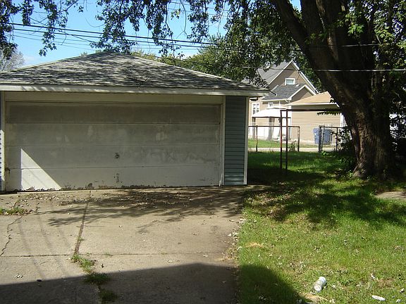 4th image of 14040 S Green Bay Ave