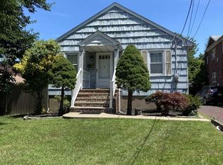 135 School St, Bergenfield, NJ 07621