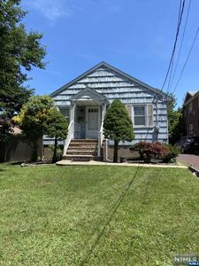 135 School St, Bergenfield, NJ, 07621