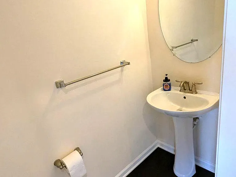 224 Jenny Dr — Photo 11