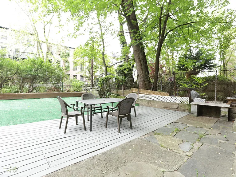 925 Willow Ave #1L — Photo 16