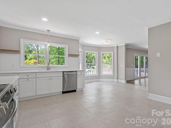 5th image of 1507 Chadmore Ln NW