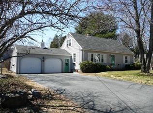 31 Hillcrest Dr, Cumberland, ME 04021