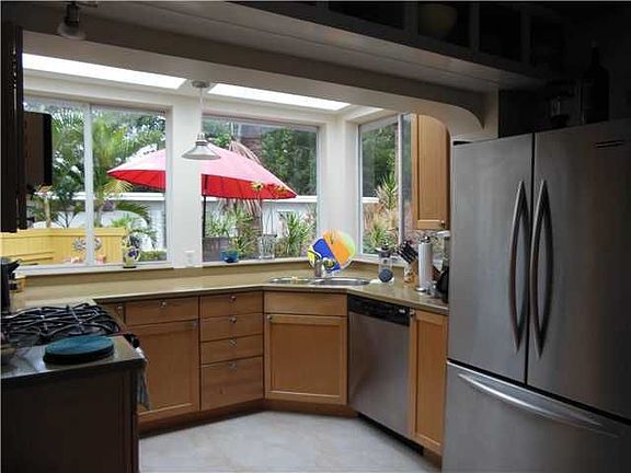 5th image of 2051 Mockingbird Ln