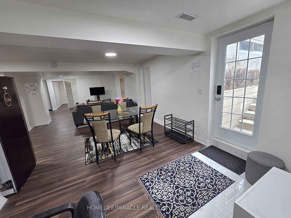 1st image of 23 Thistledown Cres
