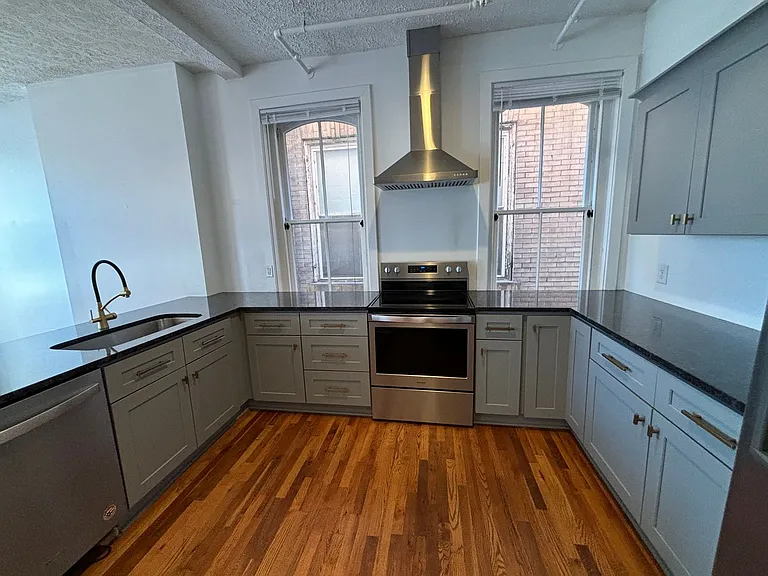 801 Church St — Photo 2