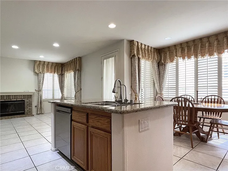 2712 Westbourne Pl — Photo 32
