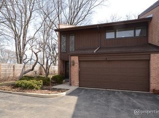 1804 Wildberry Dr #D, Glenview, IL 60025