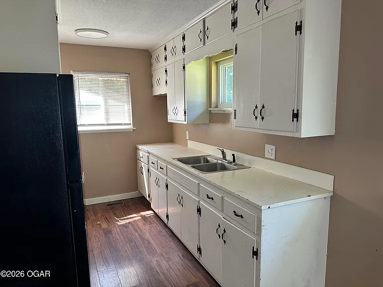 1229 Reid Rd — Photo 4
