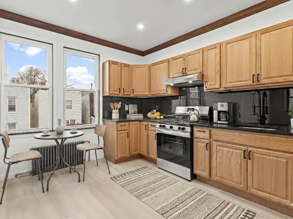 379 Union Street image 1 of 22