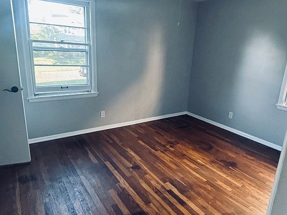 5th image of 526 N Firestone Blvd