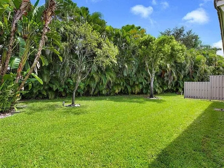 6731 Southport Dr — Photo 13